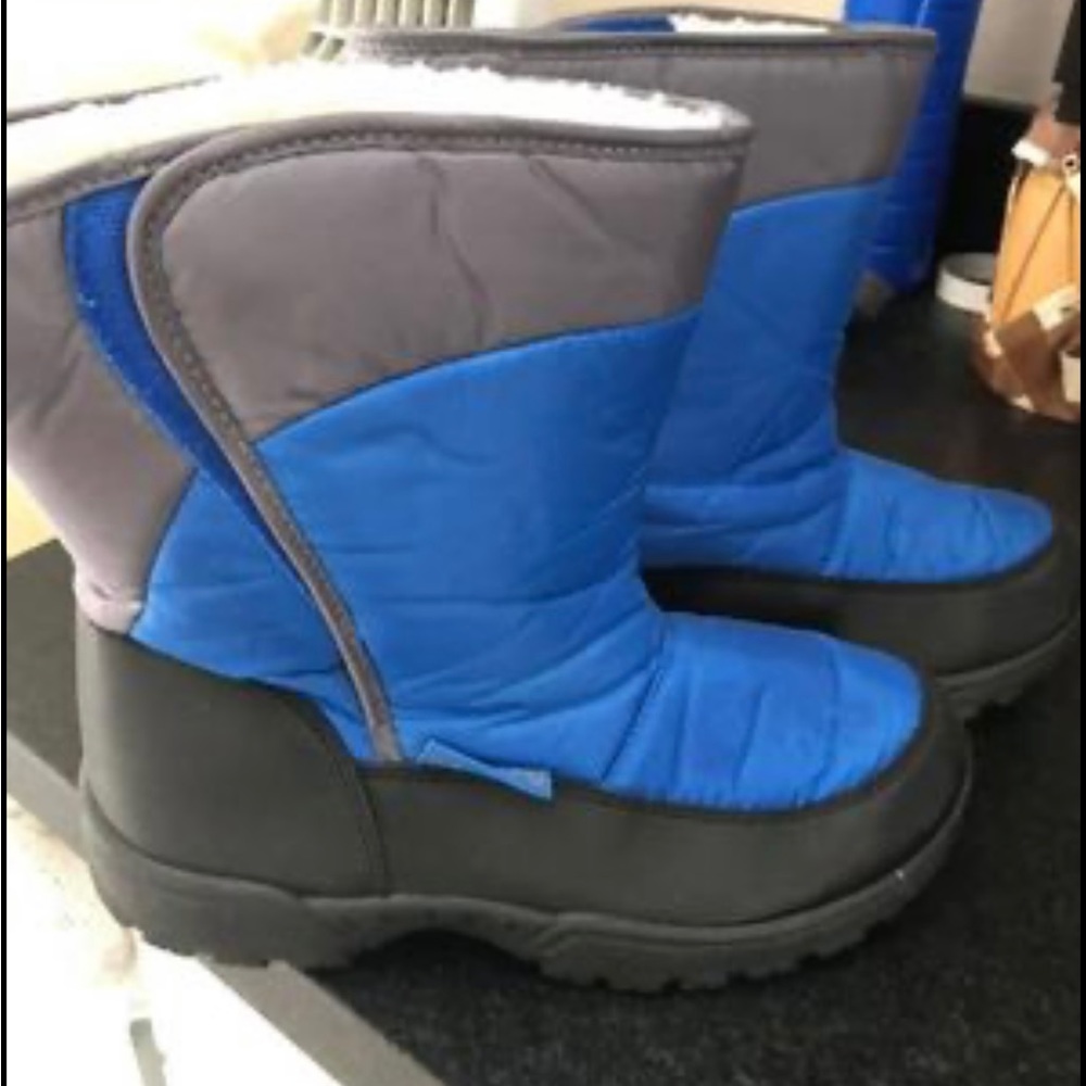 Youth Winter/Snow Boots - Slip on Size 5